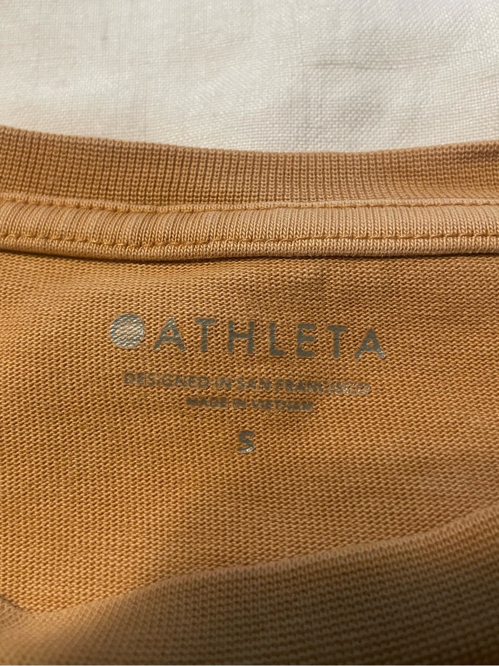 Athleta Short-Sleeve Oversized Boxy Crew Neck Pocket T Shirt in Camel/Tan Sz S - Picture 5 of 9